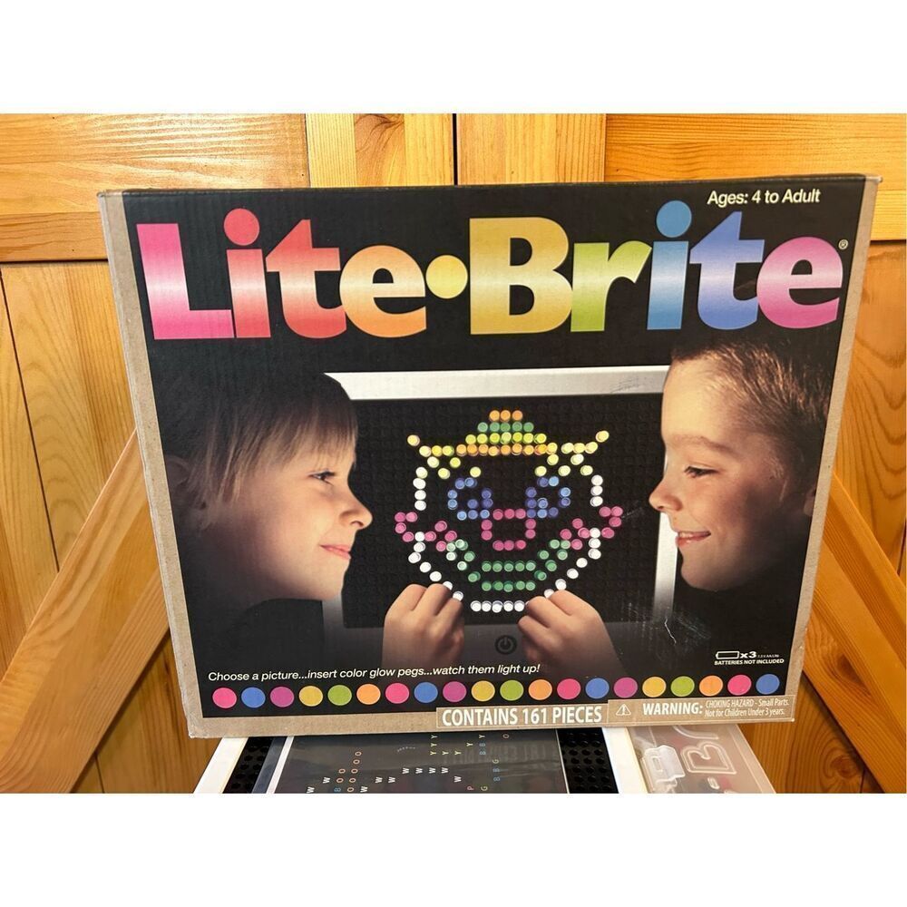 LITE-BRITE Magic Screen Set 156 Pegs & 2 Templates Light Bright Box new in open